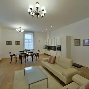 Apartment Kolonada Luxury 2 Bedroom Snezka, Mariánské Lázně